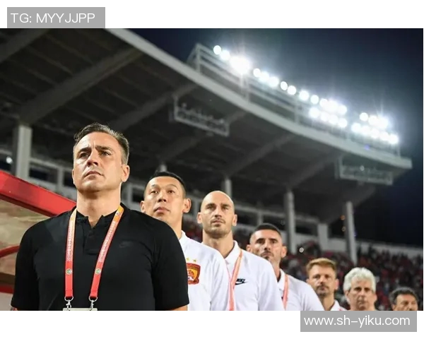 足球球星带伤拼搏忍痛上场展现坚毅精神感动无数球迷